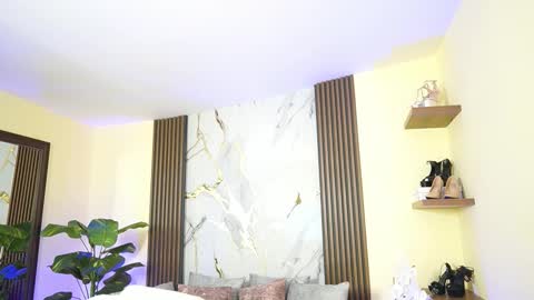 Megan Lowell online show from 01-12-26, 11:48