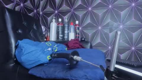 Snapshot of megann_9 chatting on 03-11-26, 11:05 Megan online show from 03-11-26, 11:05