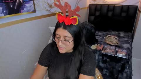 Snapshot of megann__up chatting on 12-21-25, 08:27 Megan online show from 12-21-25, 08:27