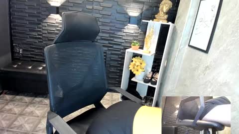 Megan online show from 12-17-24, 11:06