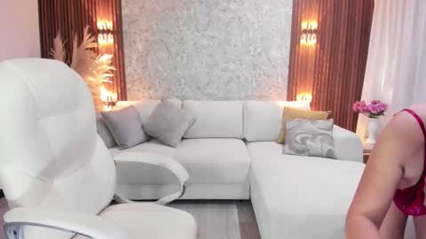 Megan  online show from 12-17-25, 07:31