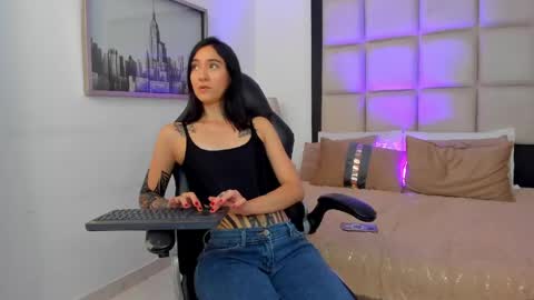 Snapshot of meganpresleyy chatting on 05-13-26, 09:00 Megan Presley online show from 05-13-26, 09:00
