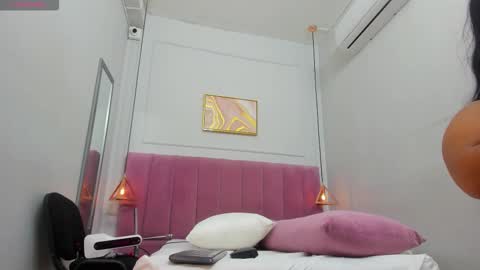 Megan  online show from 11-14-25, 08:18