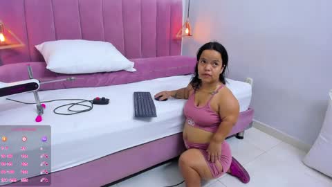 Snapshot of megansaenz_1 chatting on 04-11-26, 07:40 Megan online show from 04-11-26, 07:40