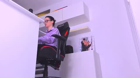 Megan online show from 12-20-24, 10:00