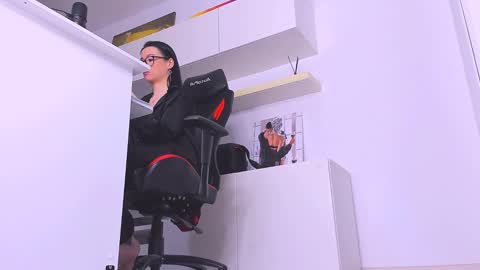 Megan online show from 02-12-25, 07:24