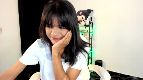 Snapshot of meganthompsonn chatting on 04-01-26, 03:51 Megan online show from 04-01-26, 03:51