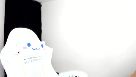 Snapshot of meganthompsonn chatting on 04-27-26, 06:33 Megan online show from 04-27-26, 06:33
