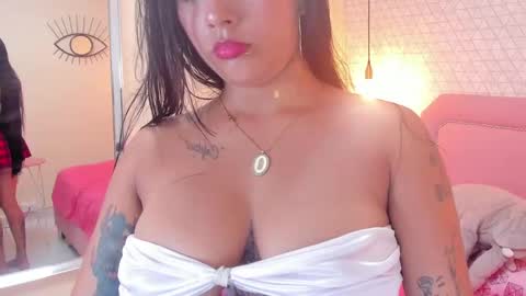 Snapshot of meganzarick chatting on 01-22-25, 03:51 M E G A N online show from 01-22-25, 03:51