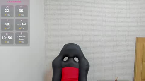 Snapshot of meganzarick chatting on 09-29-25, 12:21 M E G A N online show from 09-29-25, 12:21