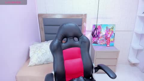 Snapshot of meganzarick chatting on 10-25-25, 12:45 M E G A N online show from 10-25-25, 12:45