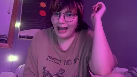 Snapshot of megeggs chatting on 10-20-25, 04:24 Megeggs online show from 10-20-25, 04:24