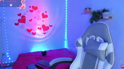   online show from 06-19-26, 01:54