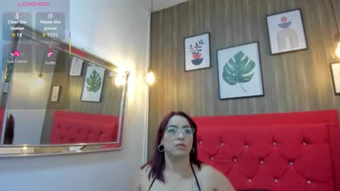 Snapshot of meggancurvy chatting on 01-13-26, 02:06 meggancurvy online show from 01-13-26, 02:06