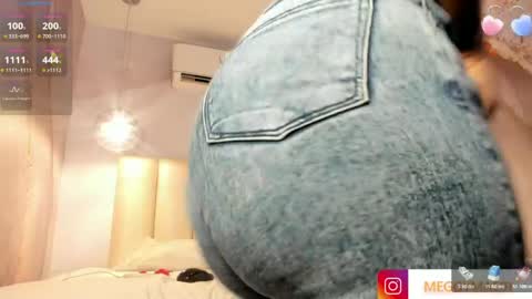 Snapshot of meggy_mae chatting on 05-14-26, 02:13 MEGGY MAE online show from 05-14-26, 02:13