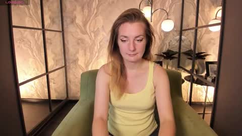 Meggy online show from 09-19-25, 01:23