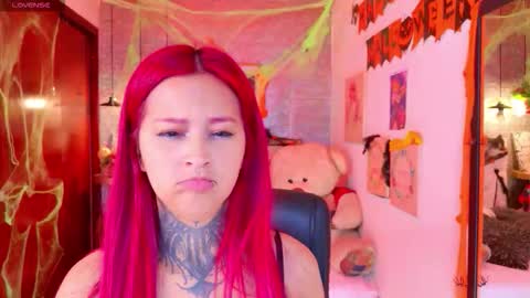 Snapshot of meghan_nill chatting on 10-21-25, 02:56 Meghan online show from 10-21-25, 02:56