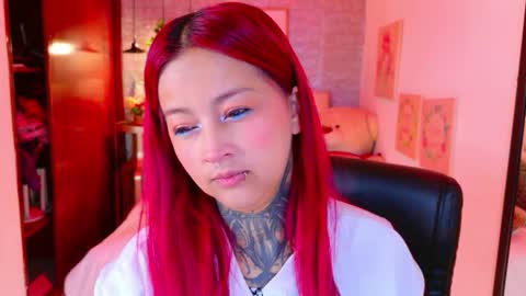 Snapshot of meghan_nill chatting on 11-11-25, 03:06 Meghan online show from 11-11-25, 03:06