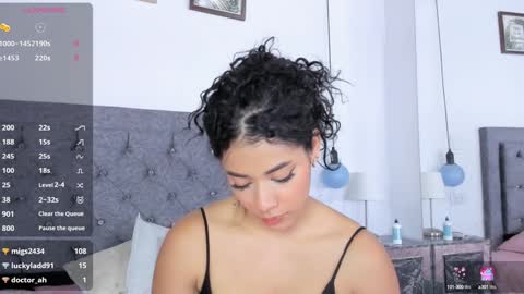 Snapshot of meghan_taylor__ chatting on 01-22-25, 10:15 Meghan online show from 01-22-25, 10:15