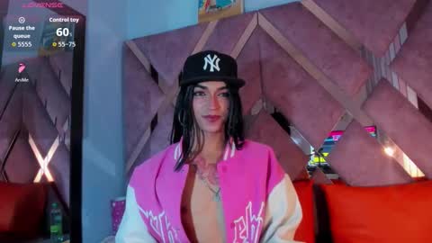 Snapshot of meghanqueen__ chatting on 02-17-26, 04:09 meghanqueen__ online show from 02-17-26, 04:09