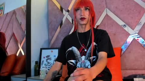 meghanqueen__ online show from 05-12-26, 05:48