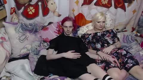 Snapshot of meidiandyuta chatting on 01-13-25, 03:58 Yuta and Meidi online show from 01-13-25, 03:58