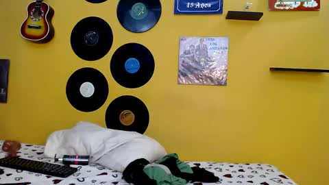 MEIS online show from 05-05-26, 02:41