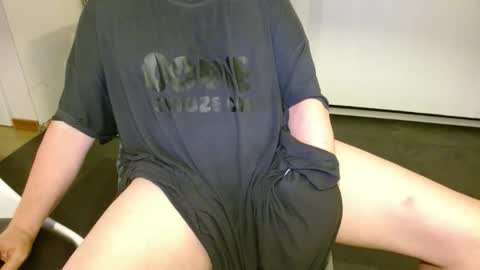 Snapshot of mejustaboy chatting on 10-03-25, 09:23 link online show from 10-03-25, 09:23
