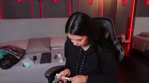 Snapshot of mekari_doll chatting on 10-16-25, 07:04 Mekari . online show from 10-16-25, 07:04