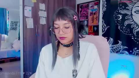 Snapshot of mel_dahlia chatting on 09-24-25, 02:31 Melissa - - Please help me to reach 100 thumbs up online show from 09-24-25, 02:31