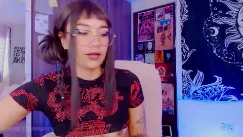 Snapshot of mel_dahlia chatting on 10-01-25, 12:33 Melissa - - Please help me to reach 100 thumbs up online show from 10-01-25, 12:33