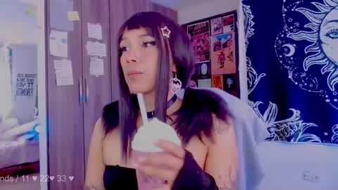 Snapshot of mel_dahlia chatting on 10-13-25, 07:47 Melissa - - Please help me to reach 100 thumbs up online show from 10-13-25, 07:47