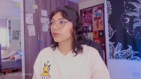 Snapshot of mel_dahlia chatting on 10-14-25, 04:19 Melissa - - Please help me to reach 100 thumbs up online show from 10-14-25, 04:19