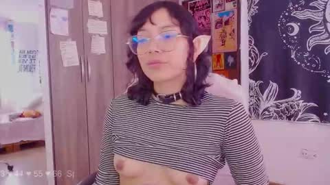 Snapshot of mel_dahlia chatting on 10-21-25, 07:58 Melissa - - Please help me to reach 100 thumbs up online show from 10-21-25, 07:58