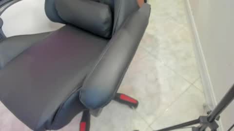 melan_owen online show from 05-08-26, 11:04