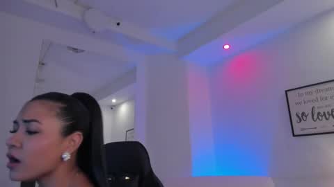 melan_owen online show from 05-10-26, 11:04