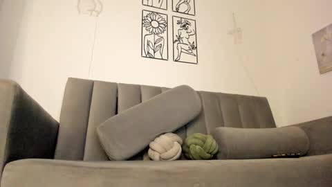 Snapshot of melani_greyy chatting on 12-17-24, 12:12 melani greyy online show from 12-17-24, 12:12