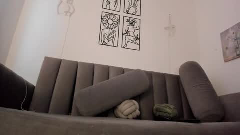 Snapshot of melani_greyy chatting on 01-24-25, 11:02 melani greyy online show from 01-24-25, 11:02