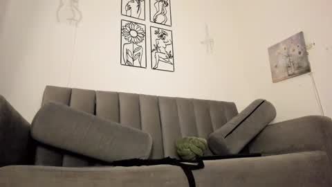 Snapshot of melani_greyy chatting on 01-28-25, 12:15 melani greyy online show from 01-28-25, 12:15