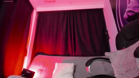 Snapshot of melani_greyy chatting on 02-06-25, 11:04 melani greyy online show from 02-06-25, 11:04