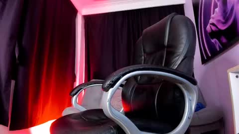 Snapshot of melani_greyy chatting on 02-13-25, 11:15 melani greyy online show from 02-13-25, 11:15