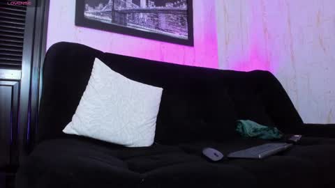 Snapshot of melani_greyy chatting on 03-04-25, 11:43 melani greyy online show from 03-04-25, 11:43