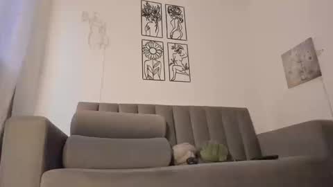 Snapshot of melani_greyy chatting on 09-24-25, 10:46 melani greyy online show from 09-24-25, 10:46