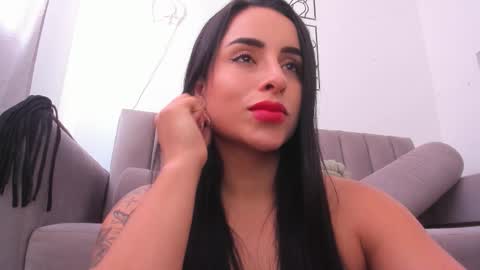 Snapshot of melani_greyy chatting on 11-01-25, 08:33 melani greyy online show from 11-01-25, 08:33