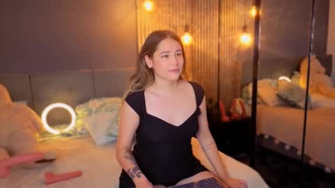 Melanie Baez online show from 10-15-25, 09:48