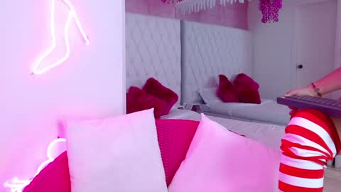 Melanie online show from 12-21-24, 07:03
