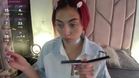 Snapshot of melanie_roux_ chatting on 11-10-25, 12:04 Melanie roux online show from 11-10-25, 12:04