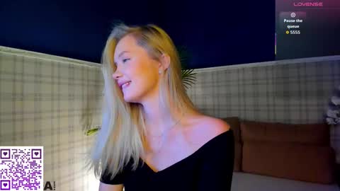 Snapshot of melanie_ryer chatting on 10-04-25, 01:14 Melanie online show from 10-04-25, 01:14