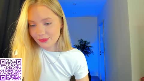 Snapshot of melanie_ryer chatting on 10-16-25, 12:33 Melanie online show from 10-16-25, 12:33