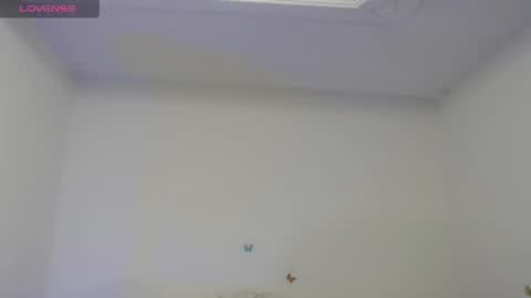 Snapshot of melanie_smile chatting on 05-08-26, 08:03 MELANY online show from 05-08-26, 08:03